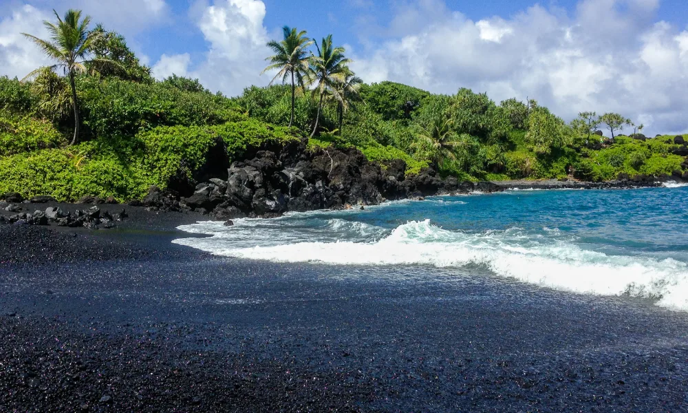 Hawaii-black-sand-beach